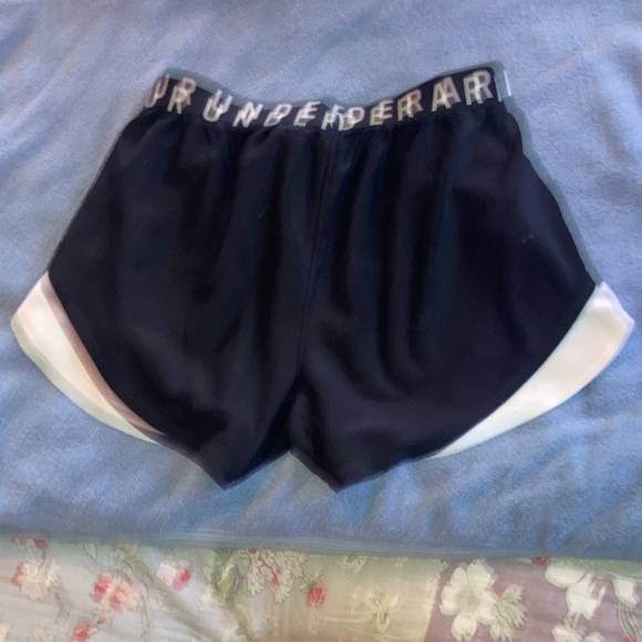 - Under armor shorts - Picture 3 of 3